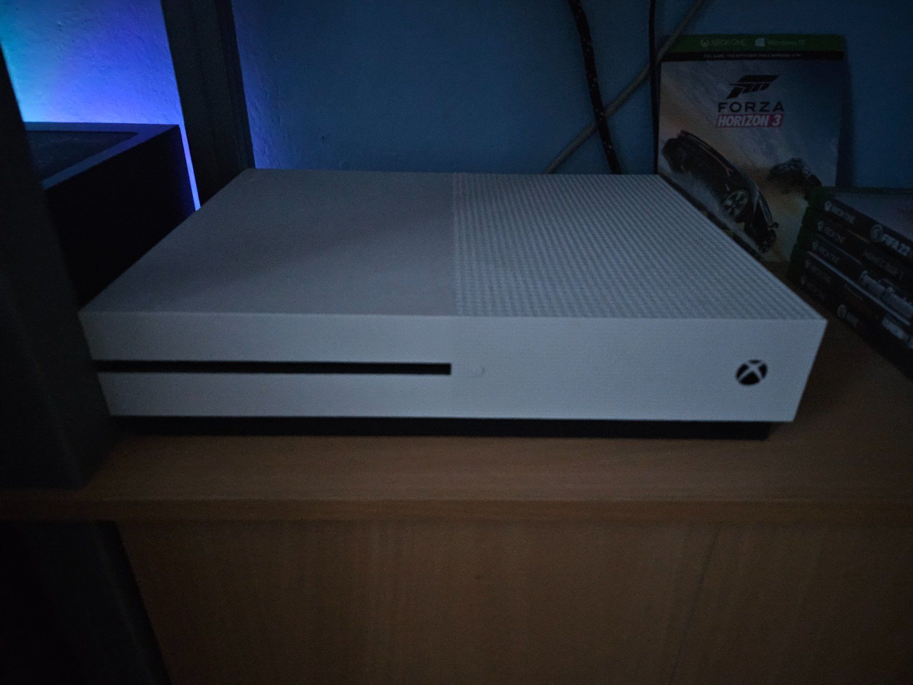 Microsoft Console: Xbox One S + manette + jeux – Nuovo e nell'imballaggio originale da Ferpicloz venduto da Olivier_Jut