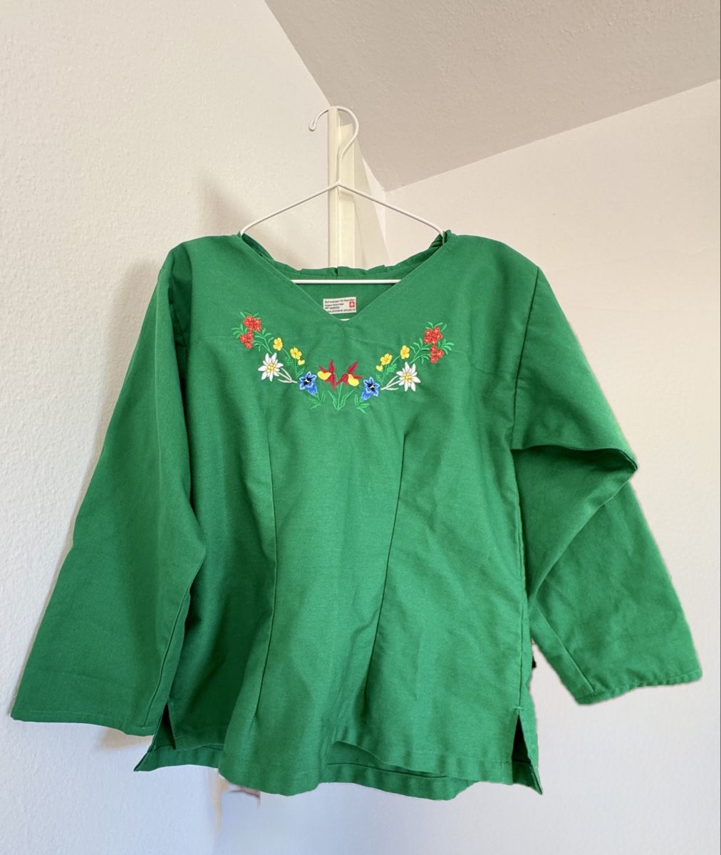 Hemden: Schönes Schweizer Hirtenshirt, Grösse M – Gebraucht aus Zürich von Trish350 1