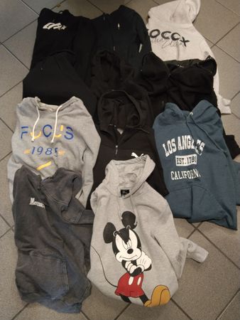 11x Marken Hoodies versch. grössen guess,Puma etc.