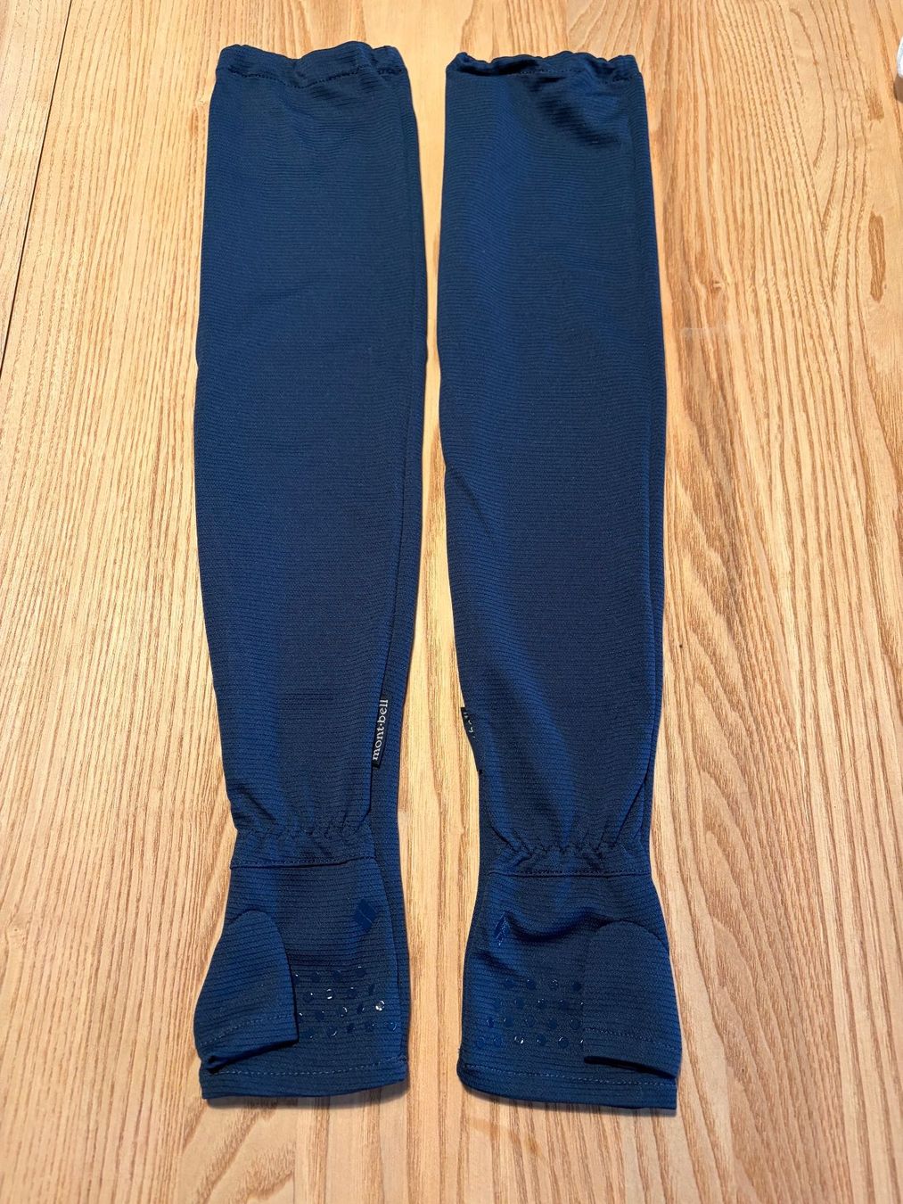 Guanti & manicotti: Montbell Armlinge, halben Handschuh, ca.50 cm lang – Usato da Rüschlikon venduto da Emma01