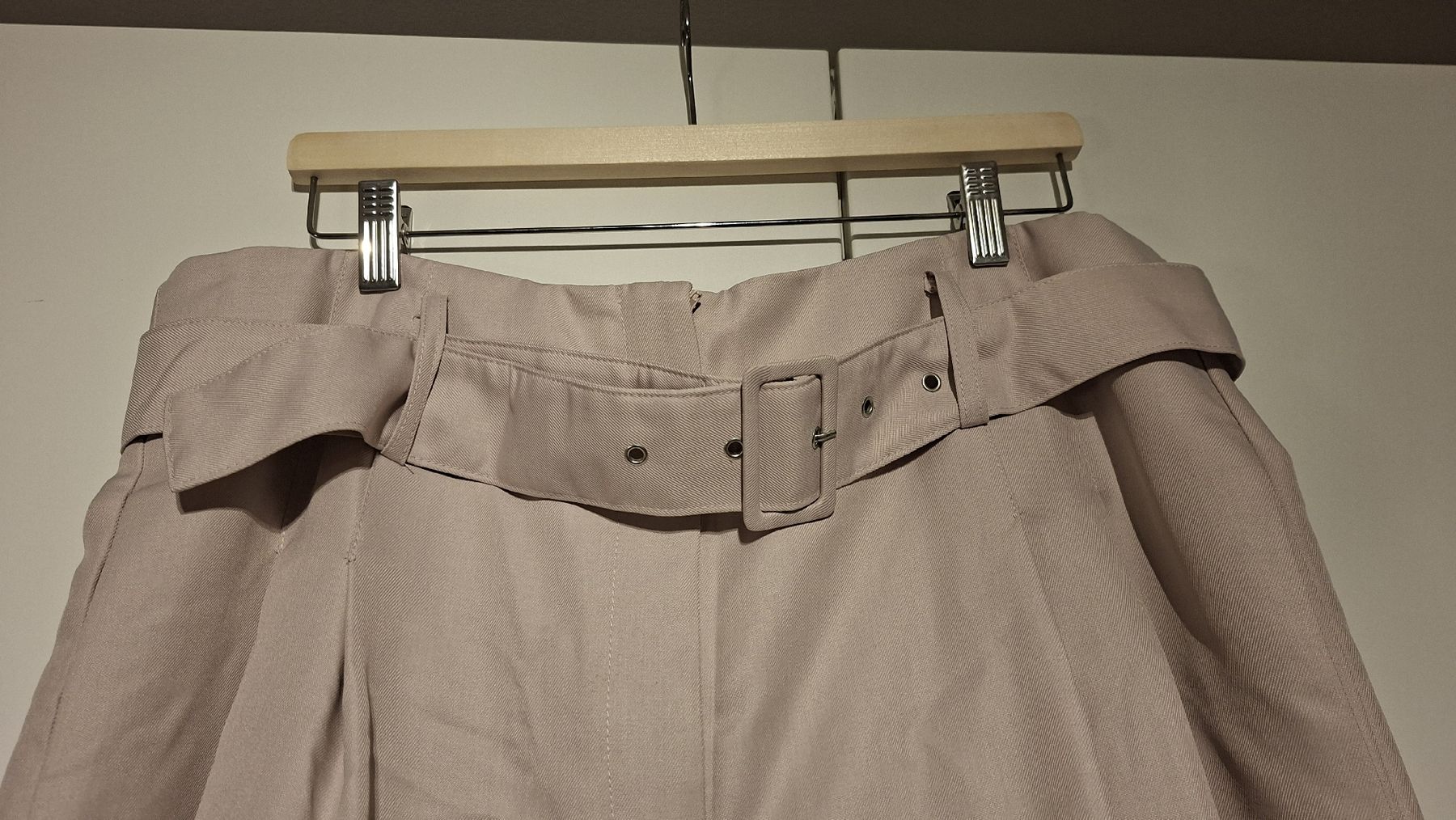 Asos Pantaloni: Marlenehose von Asos – Nuovo (secondo la descrizione) da Oberengstringen venduto da Kimchimon 3