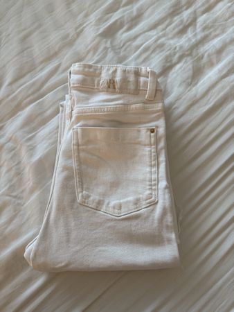 Weisse Zara Jeans Gr. 34