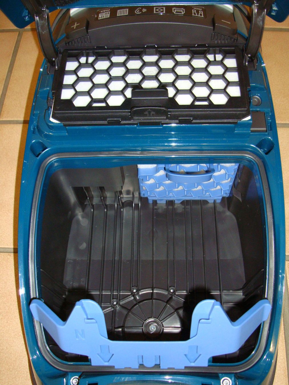 Miele Staubsauger & Zubehör: Miele C3 Complete Select Parquet PowerLine Staubsauger – Gebraucht aus Affoltern am Albis von Transportfreund 3