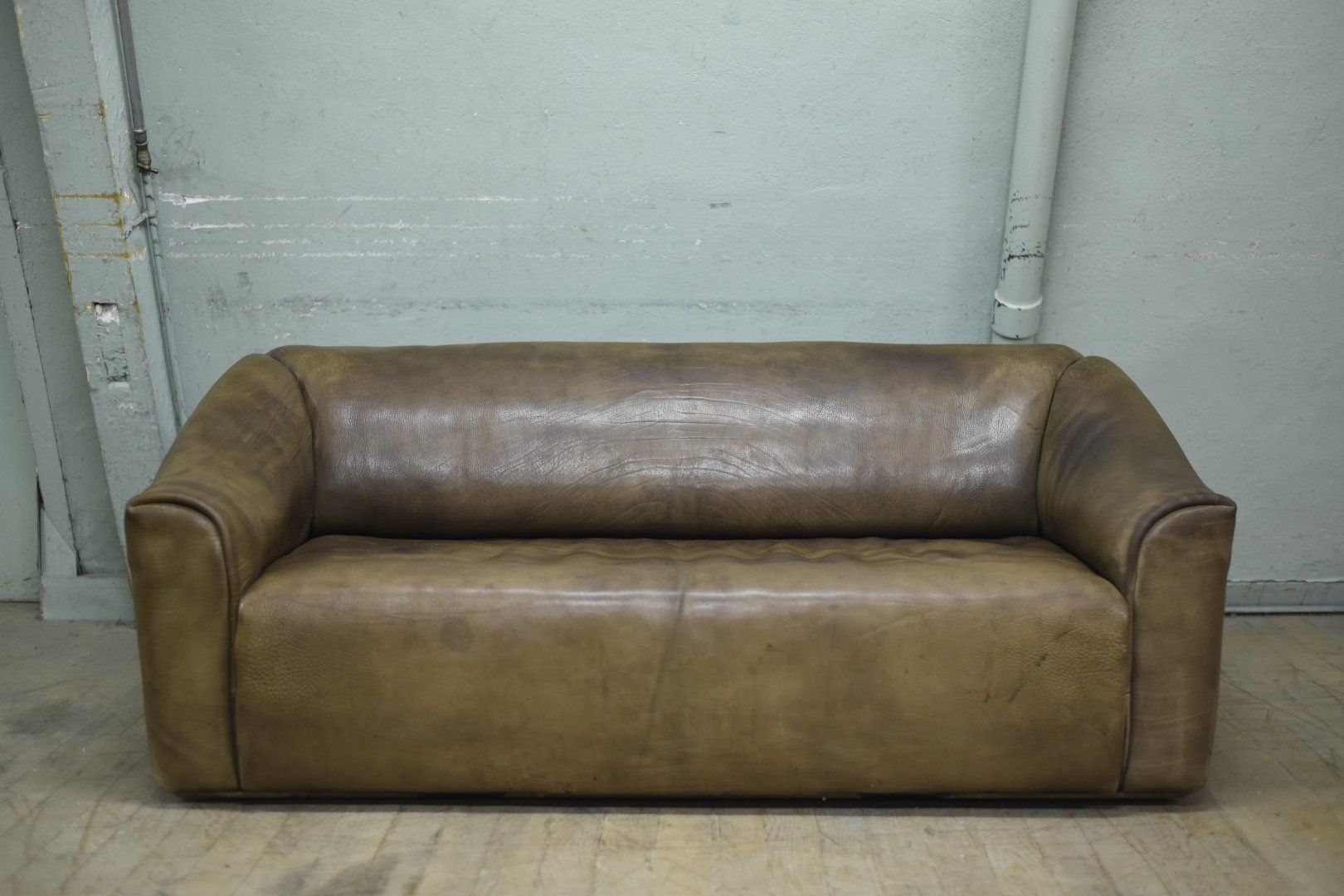 De Sede Divani: Designer Ledersofa De Sede DS47 + Ottoman – Usato da Lichtensteig venduto da UsedIN 5