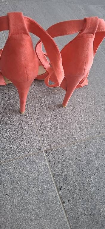 Scarpe da donna: Sandali nuovi 37 – Usato da Davesco-Soragno venduto da che_6rwb 2