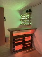 Einzigartige Paletten Bar mit LED Beleuchtung, Top!