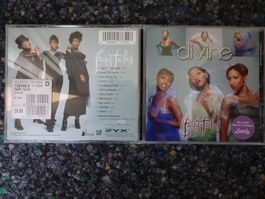 CD : Divine