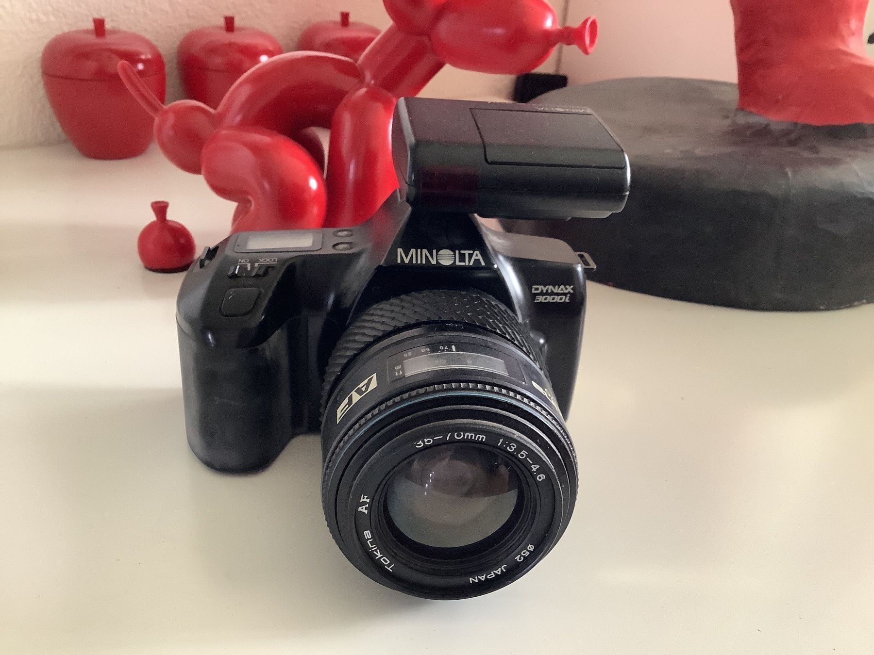 Minolta Fotocamera: Alte Minolta DYNAX 3000i mit Blitz – Usato da Oberengstringen venduto da Pepper6