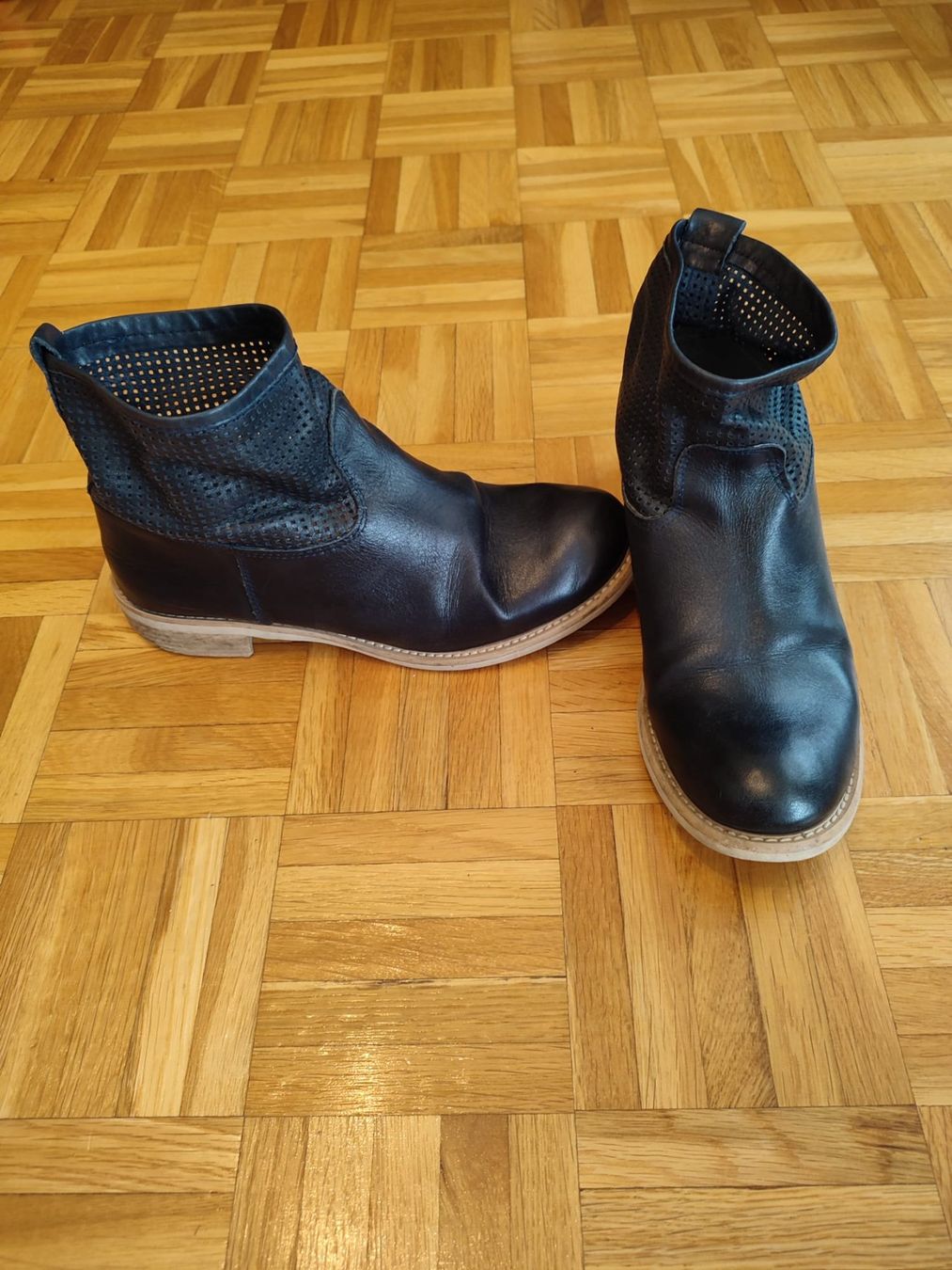 Scarpe da donna: Lot 8 paires de chaussures – Usato da Prilly venduto da Ledanaki 2