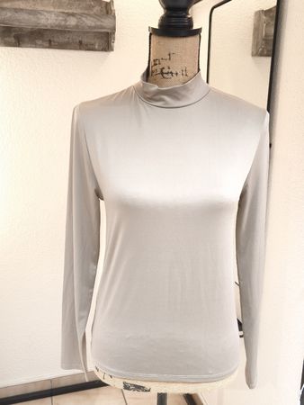 Damen Langarmshirt Stehkragen beige in gutem Zustand