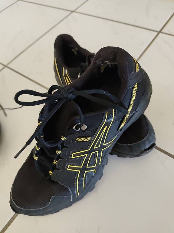 Scarpe da uomo: Sneakers Asics Grösse 45 – Usato da Emmenbrücke venduto da AKTA3123