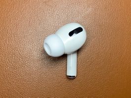 Apple AirPods Pro right #1