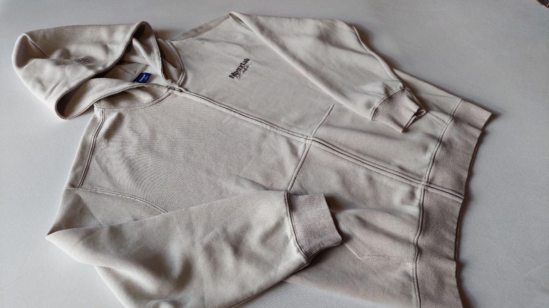 Maglioni & Felpe: Bequemer Kapuzenpullover, Grösse S – Nuovo e nell'imballaggio originale da Gwatt (Thun) venduto da Letzte-Chance-III