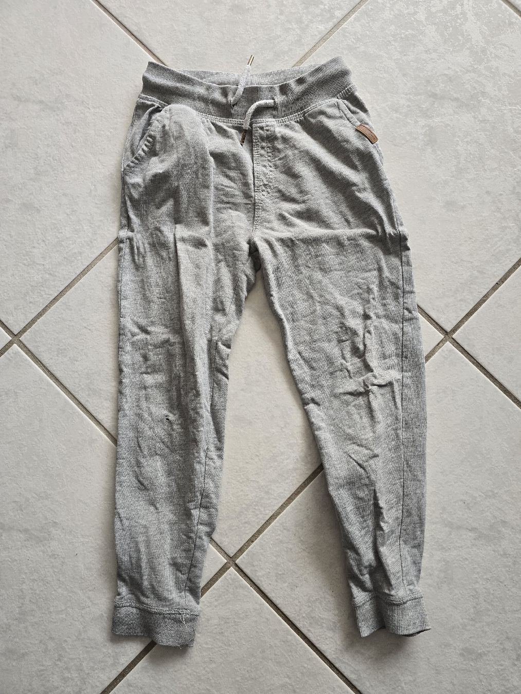Pantaloni: Trainerhose Gr 116 – Usato da Lostorf venduto da Venice16