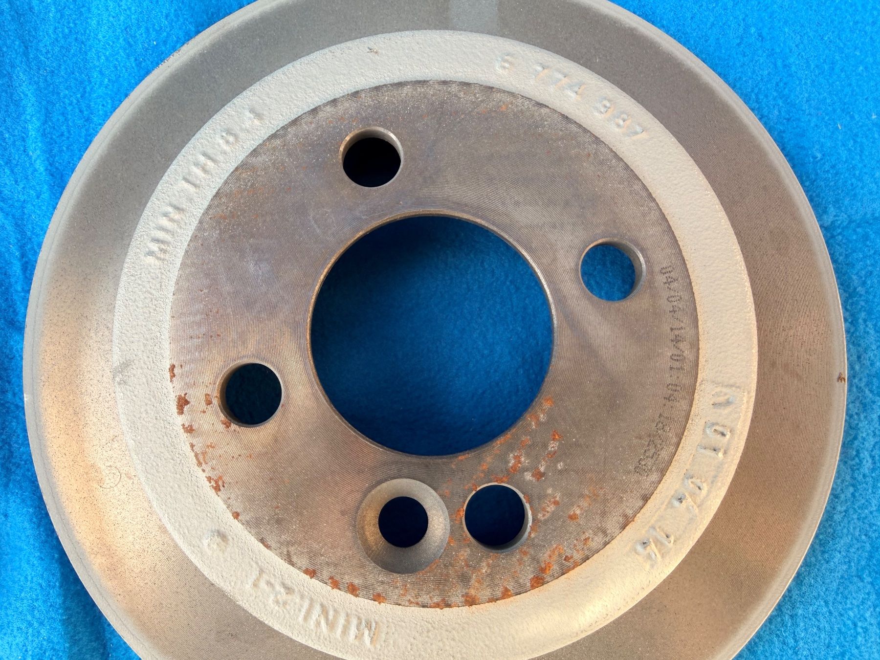 Mini Alle Autoersatzteile: Bremsscheiben MINI R56, 2 Stk., neuwertig – Gebraucht aus Röschenz von Sandro1981 2