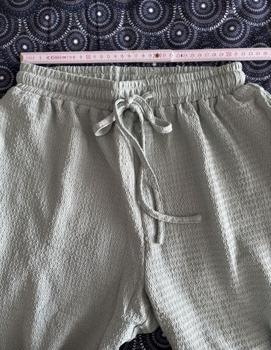 Kleiderpakete: Sommer Look: Hose & Bluse mit Palmenmuster, Gr. M – Neu (gemäss Beschreibung) aus Salenstein von Silly...0 4