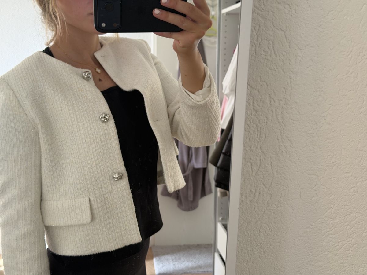 Zara Jacken: Zara Bouclé-Jacke – Gebraucht aus Wolfhausen von leaze 2