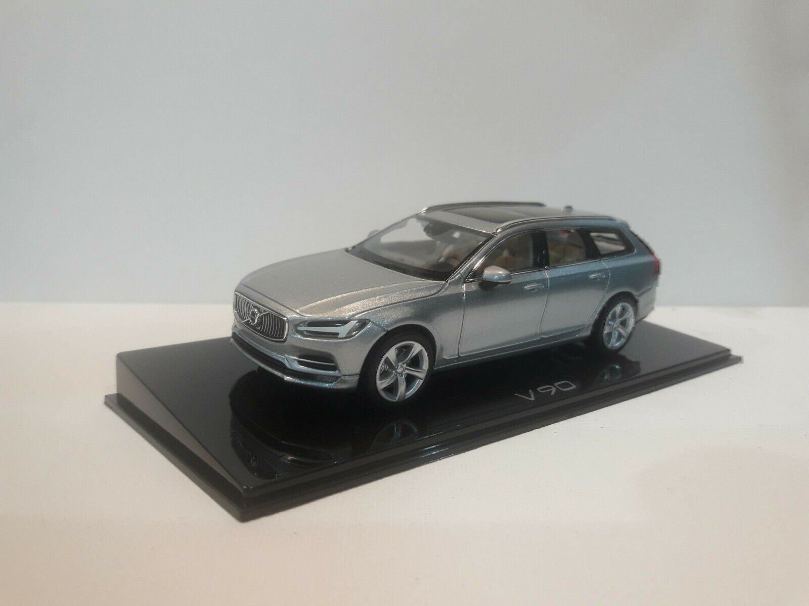 Norev Modellini d'auto: Volvo V90 – Nuovo e nell'imballaggio originale da Flawil venduto da Imperiosud 1