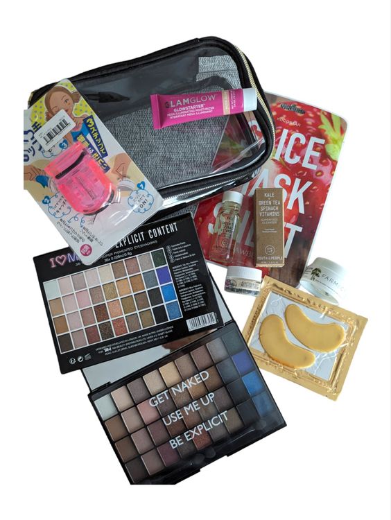 9 Pcs. Make Up & Skin Care Bundle Set Kaufen auf Ricardo