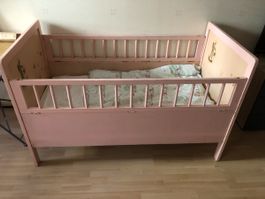 Lit d’enfant avec nouveau matelas