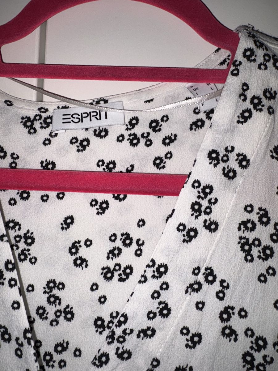 Esprit Camicette: Kurzarmbluse mit Blumenmuster Esprit – Usato da Herzogenbuchsee venduto da s.elina 2