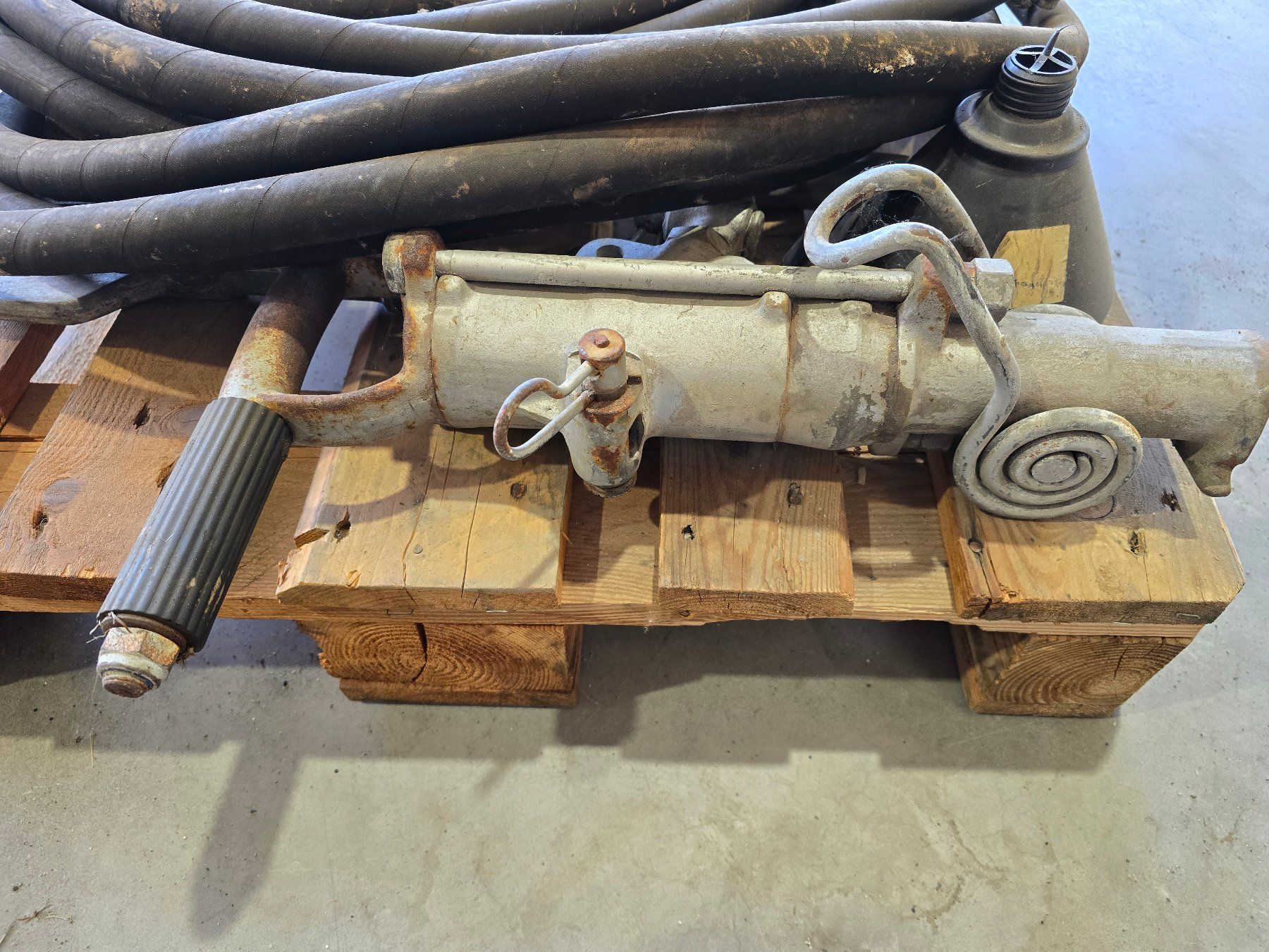 Tutte le macchine: Spitzhammer, Kompressor Presslufthammer, Abbruchhammer – Usato da Cunter venduto da LMPOWER 4