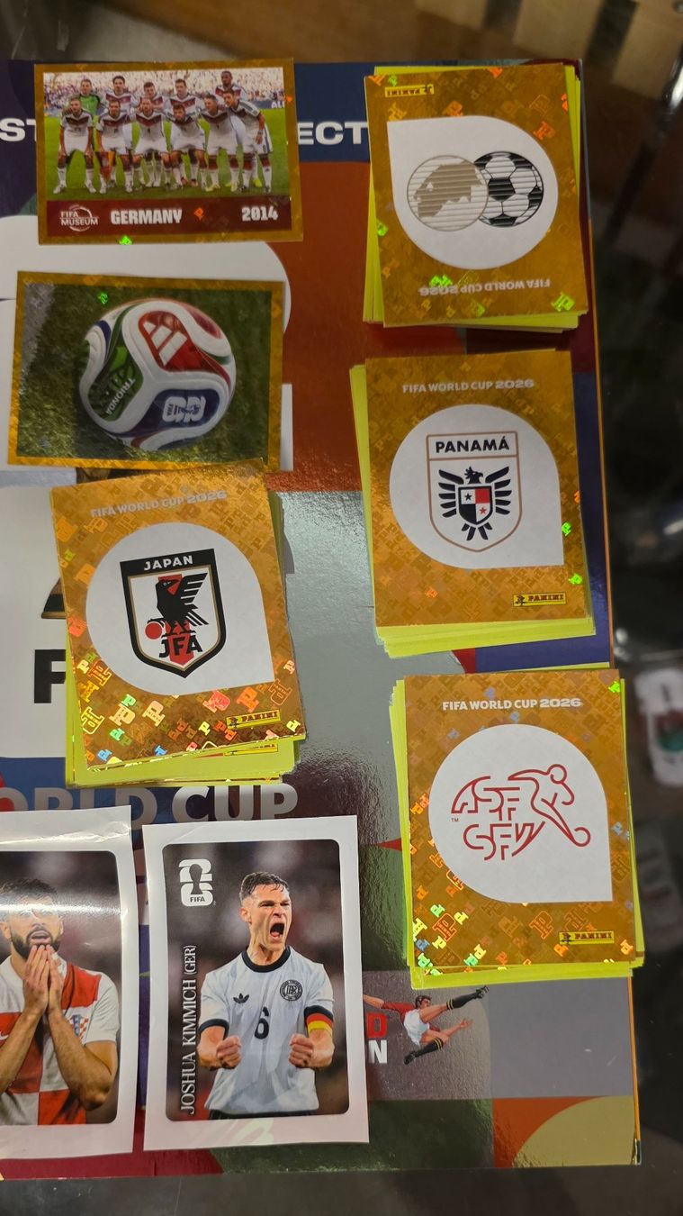 Sticker: Panini 132 Aufkleber + 2 coca cola + Album – Nuovo (secondo la descrizione) da Hittnau venduto da Annubis 2