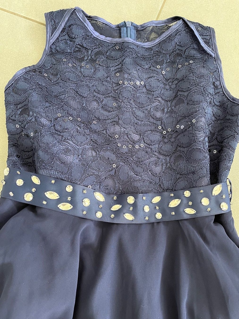 Vestiti & Gonne: Schönes Kleid Gr. 14 – Usato da Alpnachstad venduto da Kingpython 1