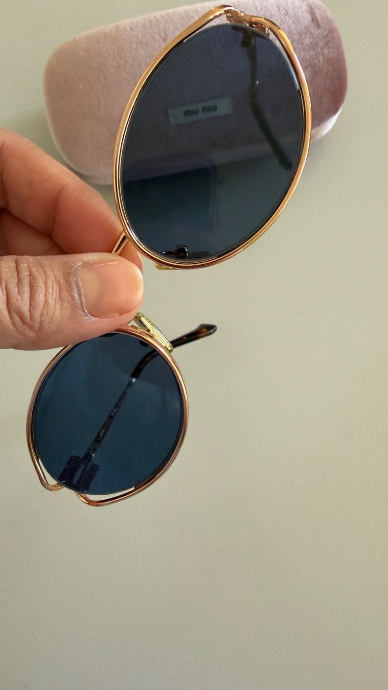 Miu Miu Lunettes & Verres: Designer-Sonnenbrille von Miu Miu – D'occasion à Luzern par welcometomyjungle 3