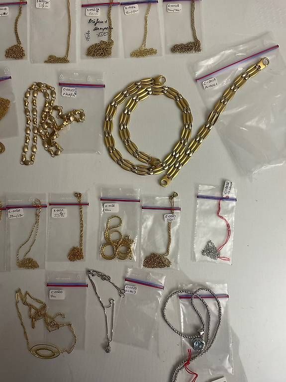 Altri gioielli: Gold Ketten und Colliers Sammlung – Usato da Muttenz venduto da einfach-schoen 2