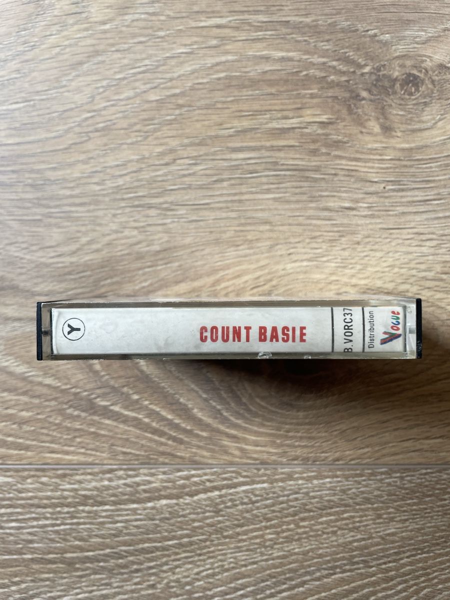 Musicassette: Cassette audio - Count Basie & his orchestra - Jazz – Usato da Lonay venduto da ju-71 2