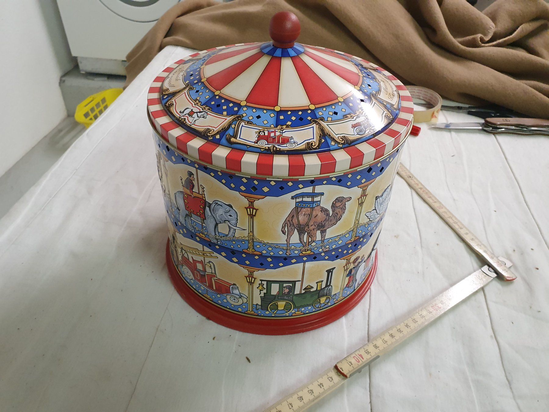 Spieldosen: Schmidt Musikdose Karussell Spieldose Blechdose Vintage – Gebraucht aus Aeschau von AtelierAltholz 1
