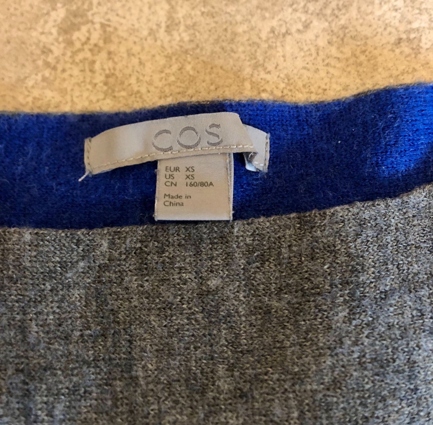 Cos Maglioni & Felpe: COS Pullover Grösse XS Grau – Usato da Saas-Grund venduto da rau_tn8j 2