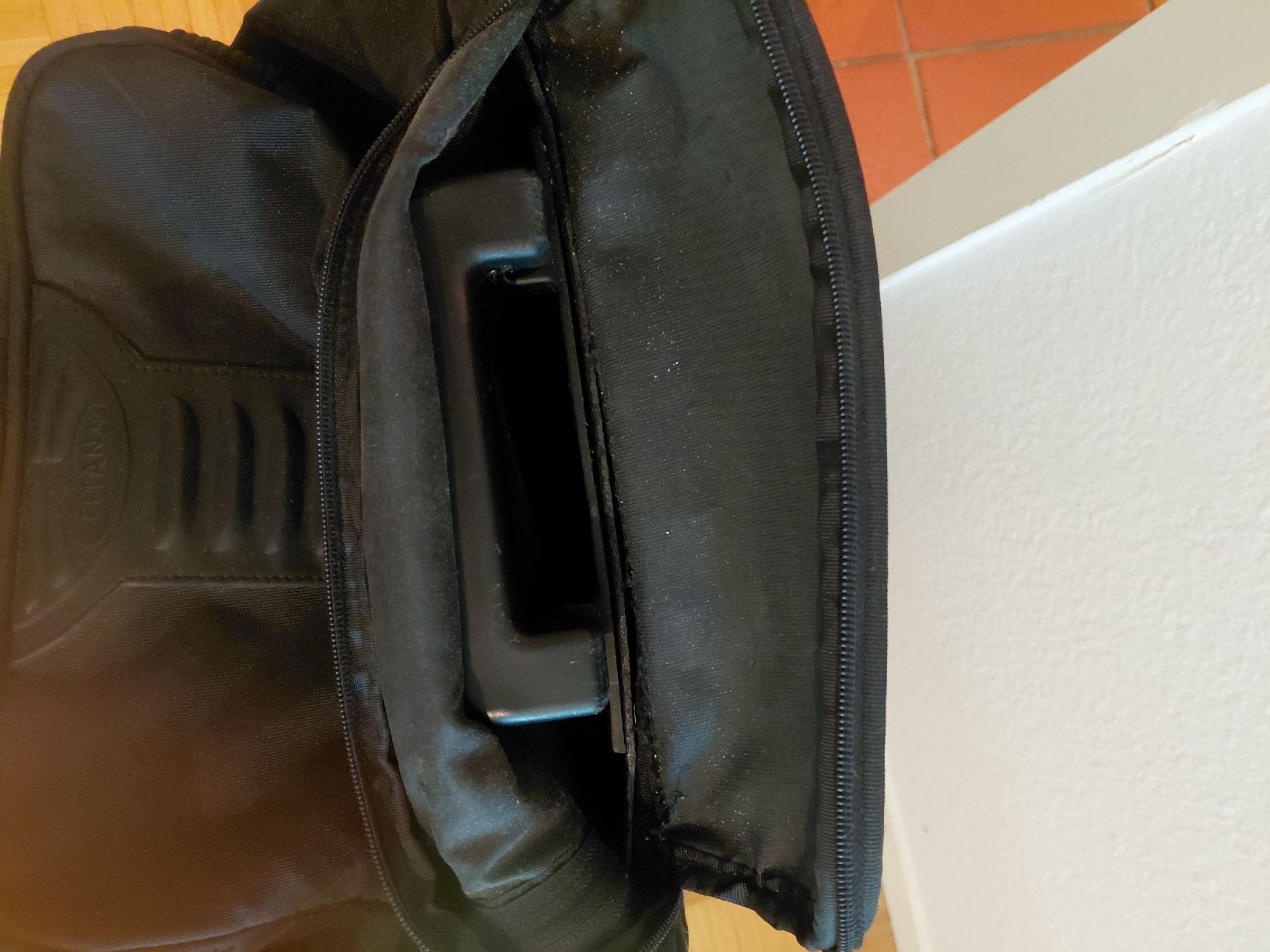 Borse: Grosse Reisetasche mit Rädern – Usato da Schliern b. Köniz venduto da IAG02 3