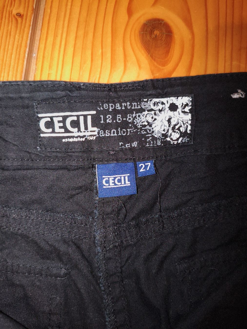 Cecil Pantaloni: Schwarze 3/4 Cecil Hose – Usato da Eschikofen venduto da anj_98vh 2