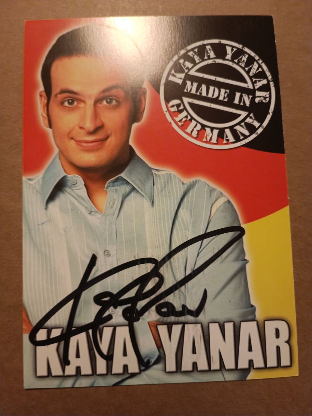 Autografi: Kaya Yanar - handsigniert Autogrammk – Usato da Menziken venduto da Artographs