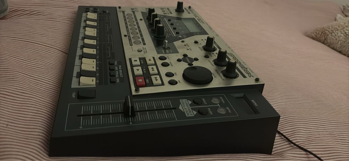 Roland Musikinstrumente: Roland MC-307  – Gebraucht aus Genève von Romanofsnow 3