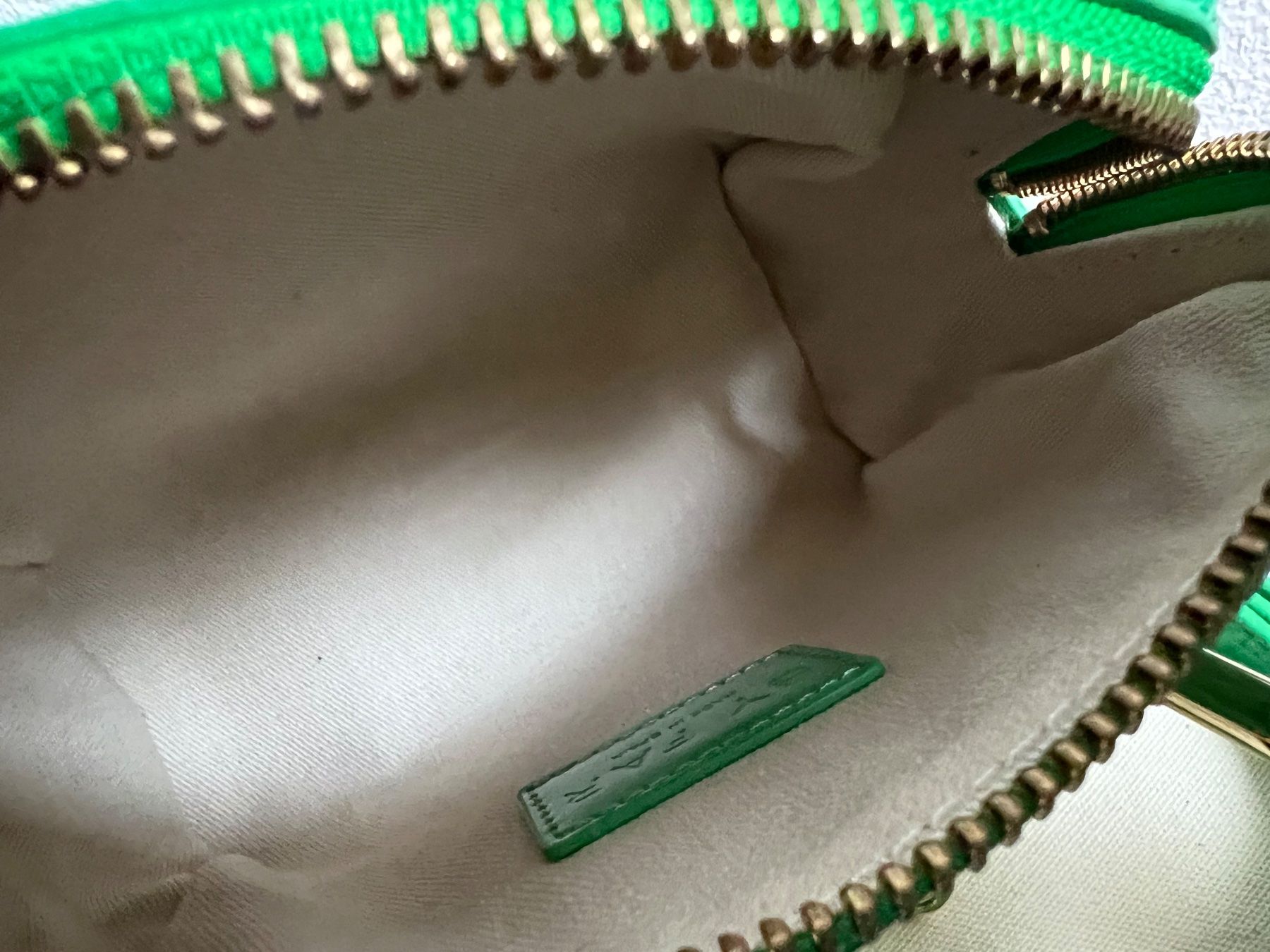 Taschen für Damen: Bezaubernde By Far Minibag – Neu (gemäss Beschreibung) aus Fischbach LU von Dear.Luki 9