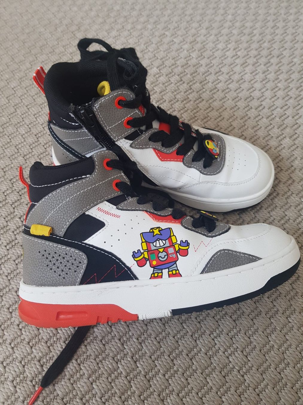 Zara Scarpe per ragazzi: Kinder Sneakers Zara – Usato da Münchenstein venduto da mt25