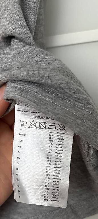 T-shirt: T-Shirt mit Pailletten – Usato da Würenlingen venduto da agn_xs7b 3