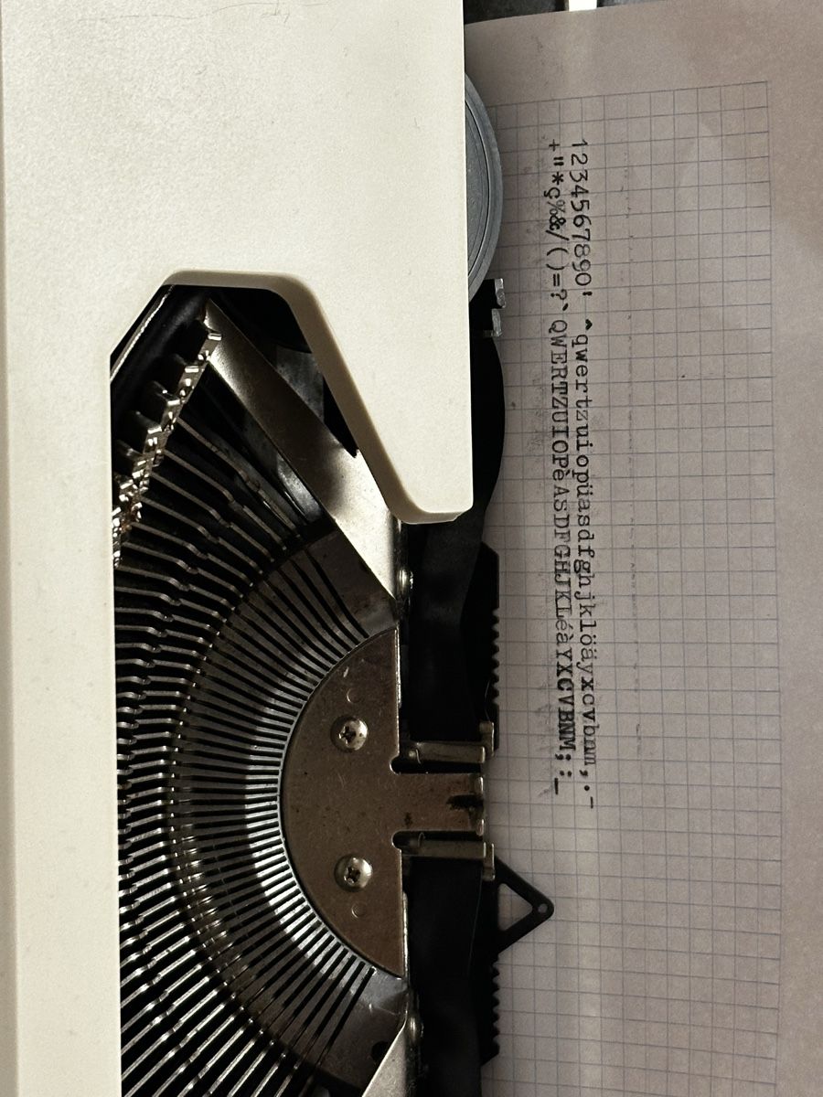 Macchine da scrivere: Typewriter Olympia traveller S – Usato da Fribourg venduto da tim_r7tv 2