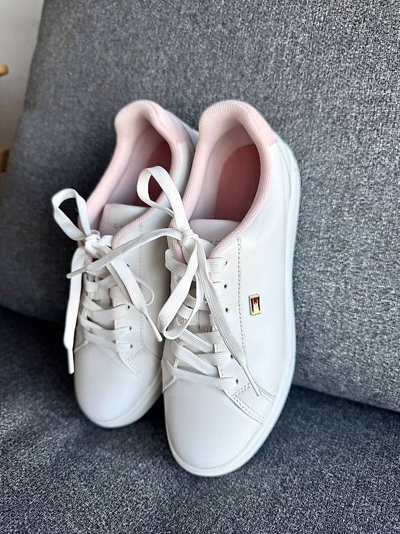 Tommy Hilfiger Damenschuhe: Baskets Tommy Hilfiger Blanches & Roses - Taille 37 – Gebraucht aus Bussigny von Lanoy28