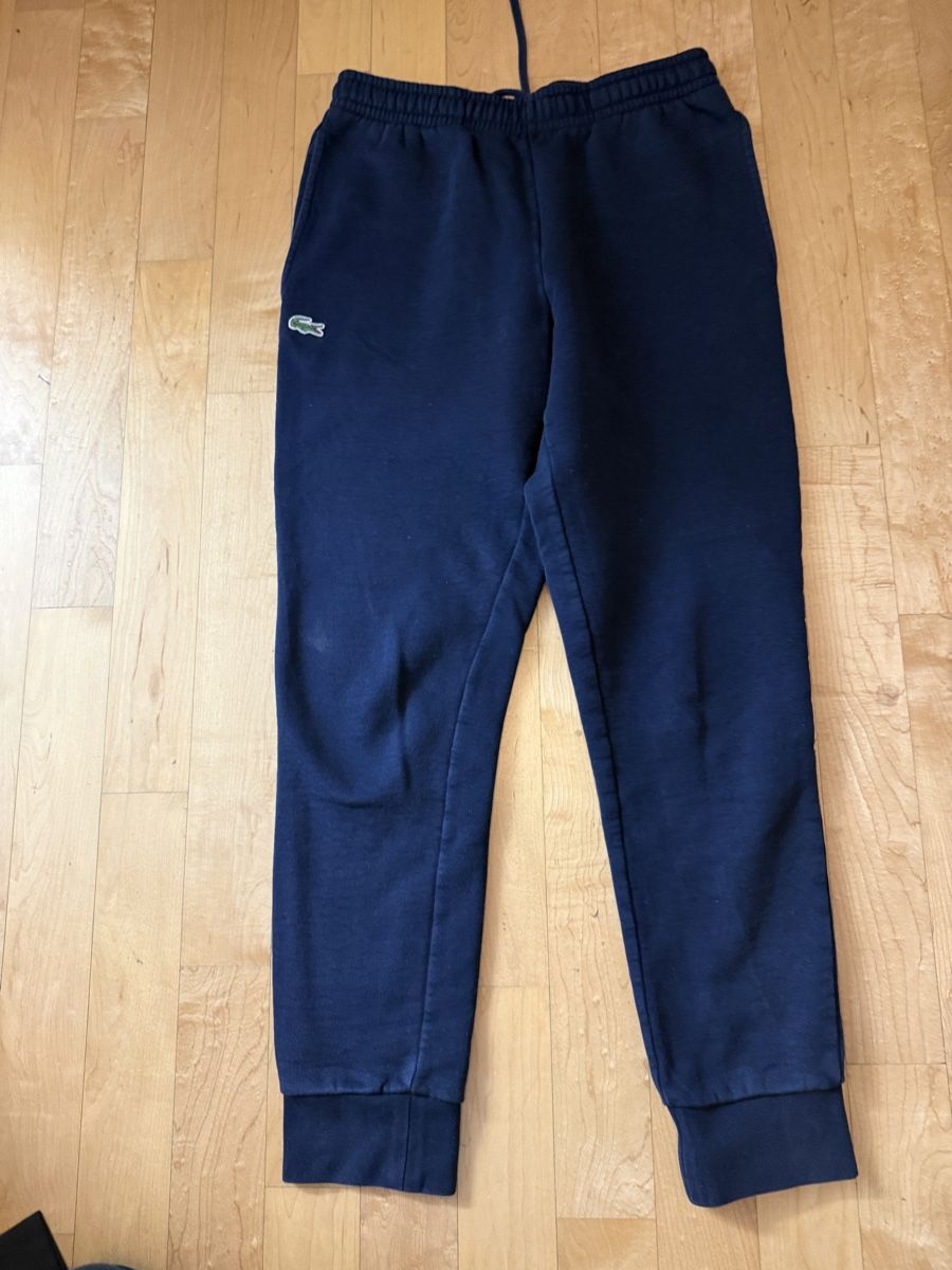 Lacoste Hosen: Lacoste Trainerhose – Gebraucht aus Neerach von the_modern_mini