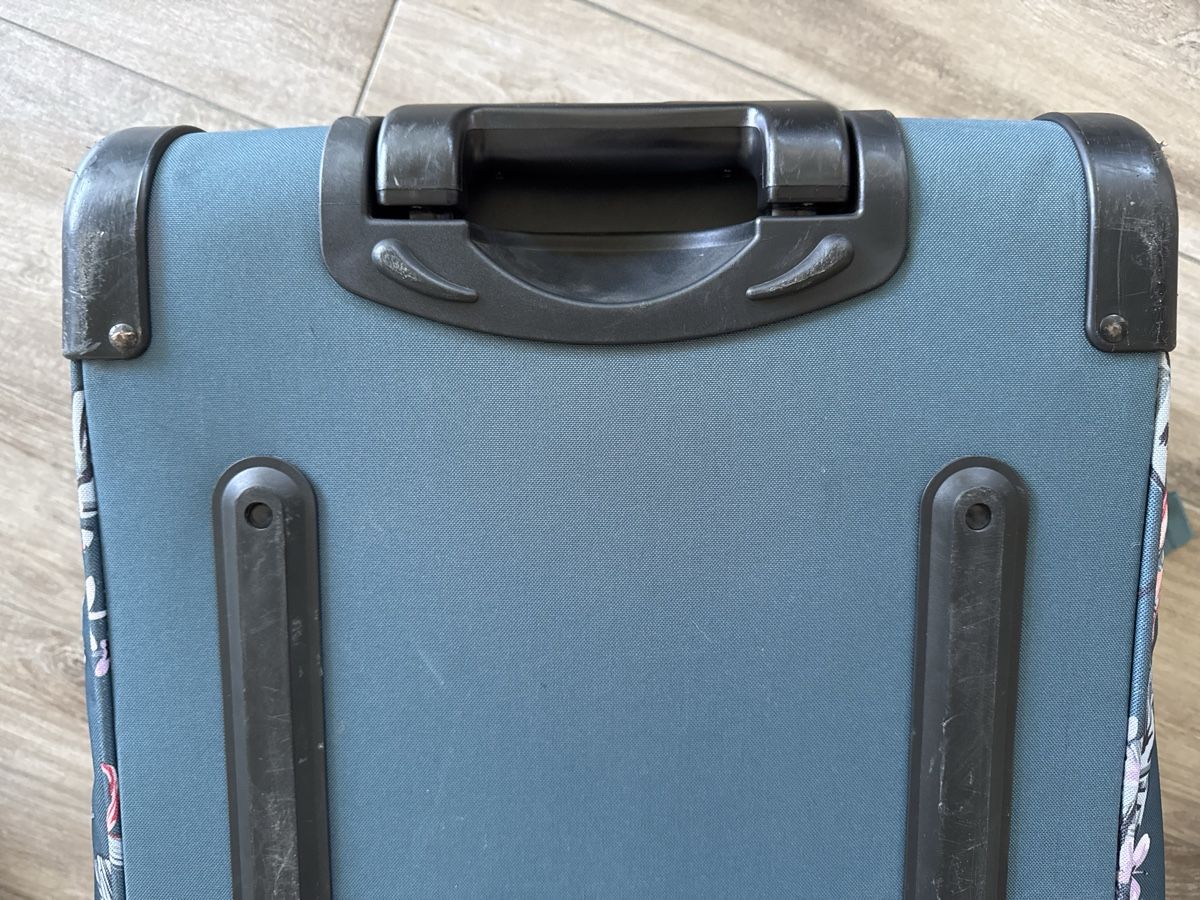 Dakine Reisekoffer: Reisekoffer Dakine Split Roller ca. 85L guter Zustand – Gebraucht aus Biberist von Bsetzistei11 9