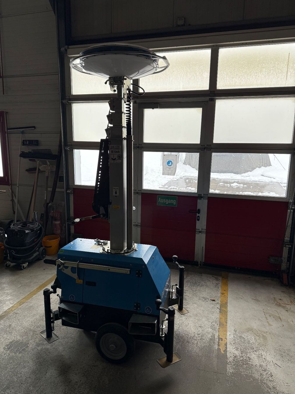 Lampen: Mobiler Lichtmast, Beleuchtungsmast, Flutlicht Scheinwerfer – Gebraucht aus Tentlingen von Rmirage 1