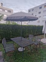 Gartenset Metall anthrazit Tisch Stühle und Sonnenschirm