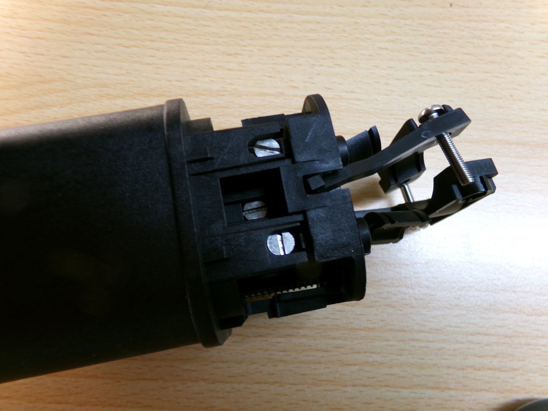 Spine: Stecker I15 schwarz – Nuovo (secondo la descrizione) da Hombrechtikon venduto da Maloev17 4