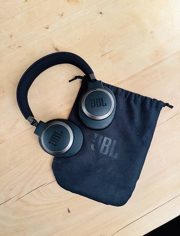 Casques audio: JBL Bluetooth Kopfhörer – D'occasion à Basel par KimKarolin