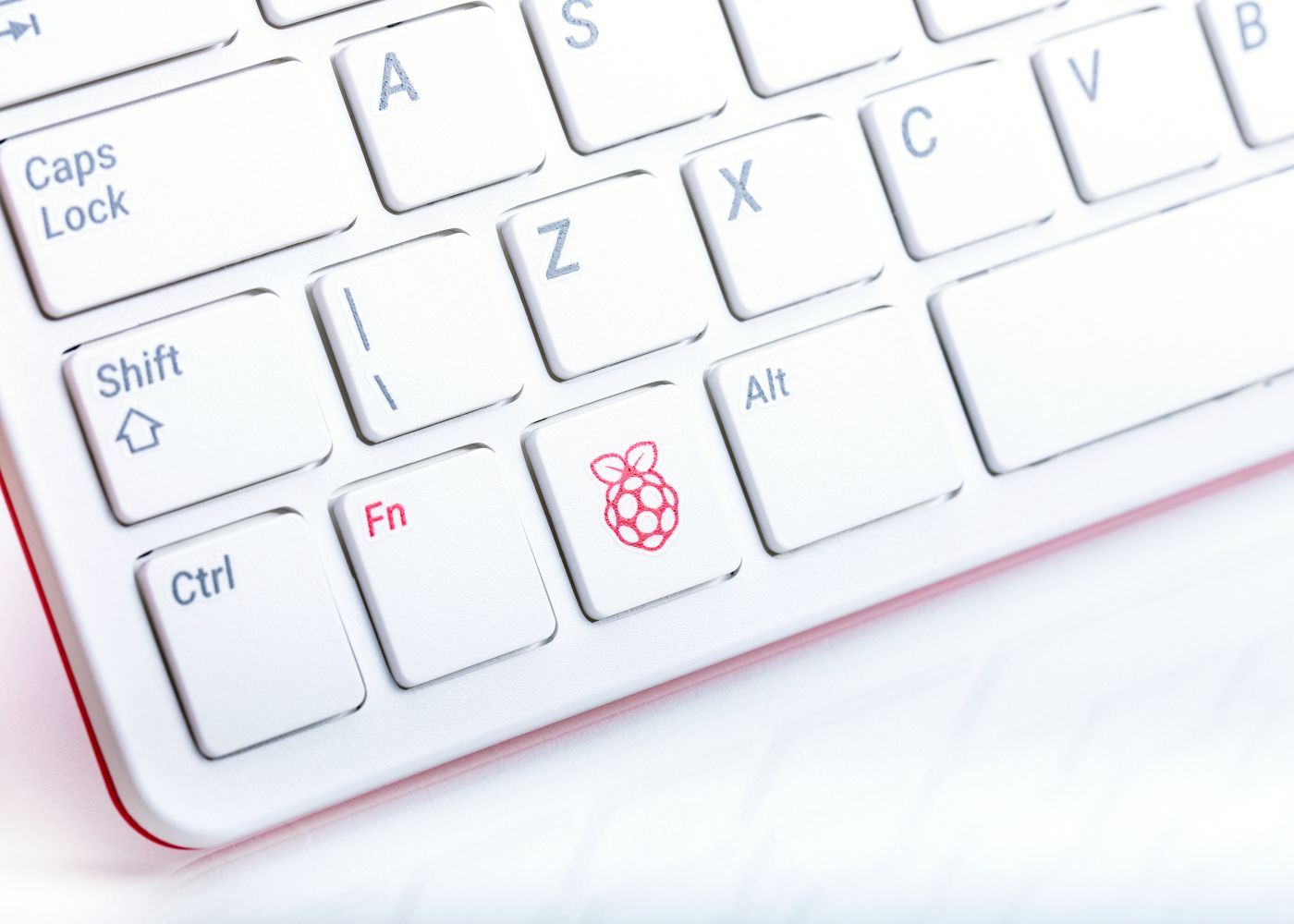Raspberry Pi PC: Starter Kit Raspberry Pi400 64GB DE Version – Nuovo e nell'imballaggio originale da Dietlikon venduto da Salesmax 3