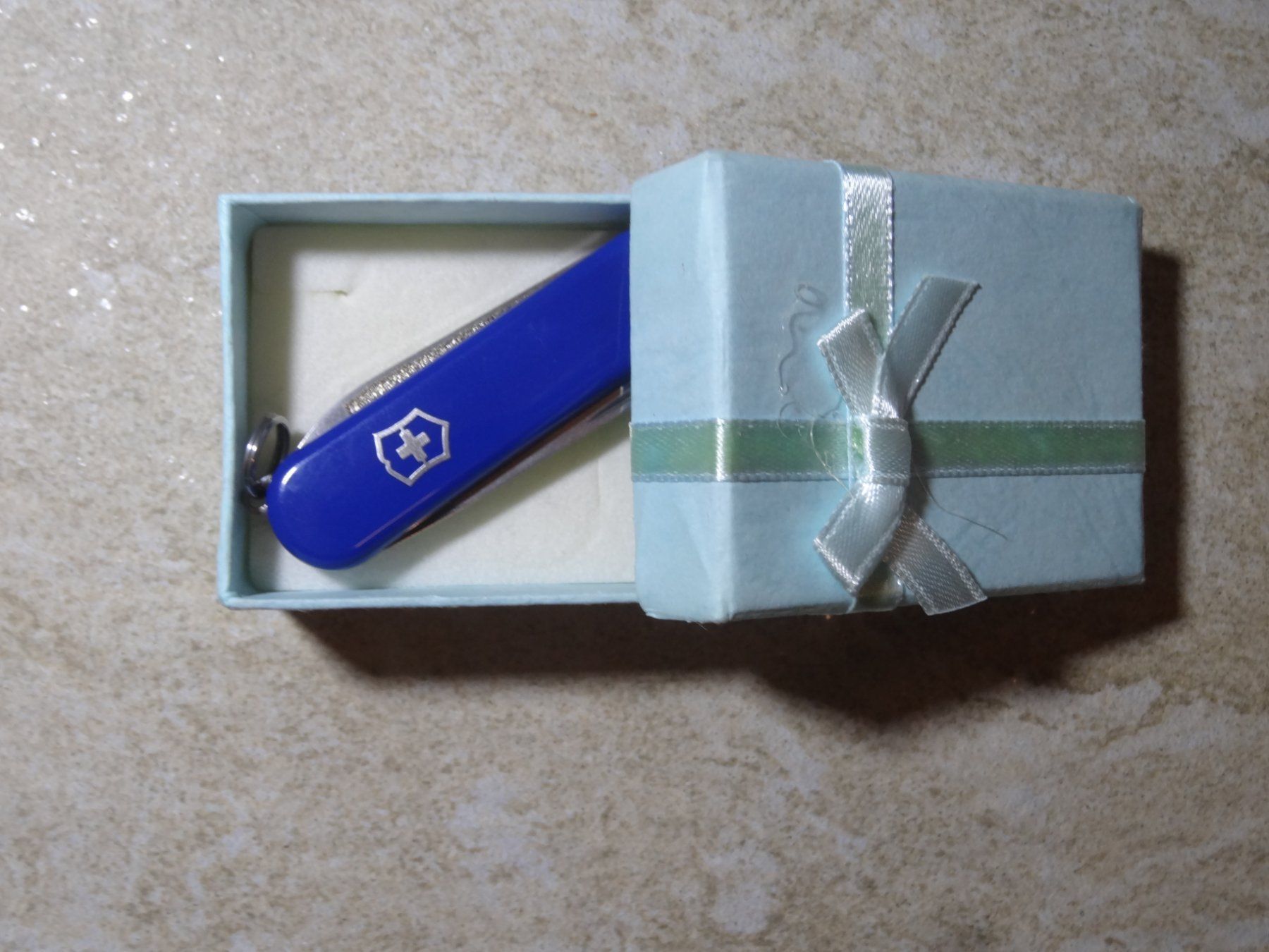 Victorinox Coltelli tascabile: Victorinox Sackmesser als Geschenkpackung, blau – Usato da Allschwil venduto da marketingprojects 1